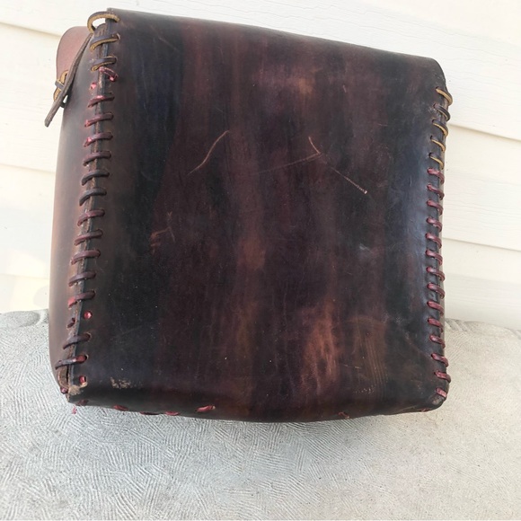 Handmade Vintage 60’s leather Feedbag, whip stitched, distressed brass hardware - Picture 5 of 10
